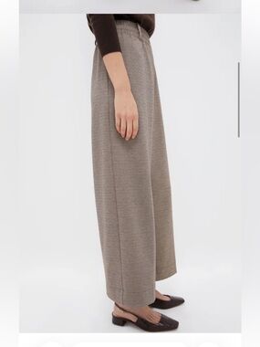 TUCKERNUCK Brown Plaid Cropped Flare Carlton Pants :comfortable, polished